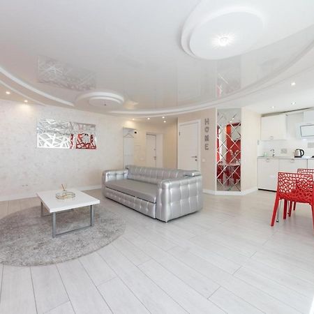 Flat24 On Lesi Ukrainki 3 Lägenhet Kiev Exteriör bild