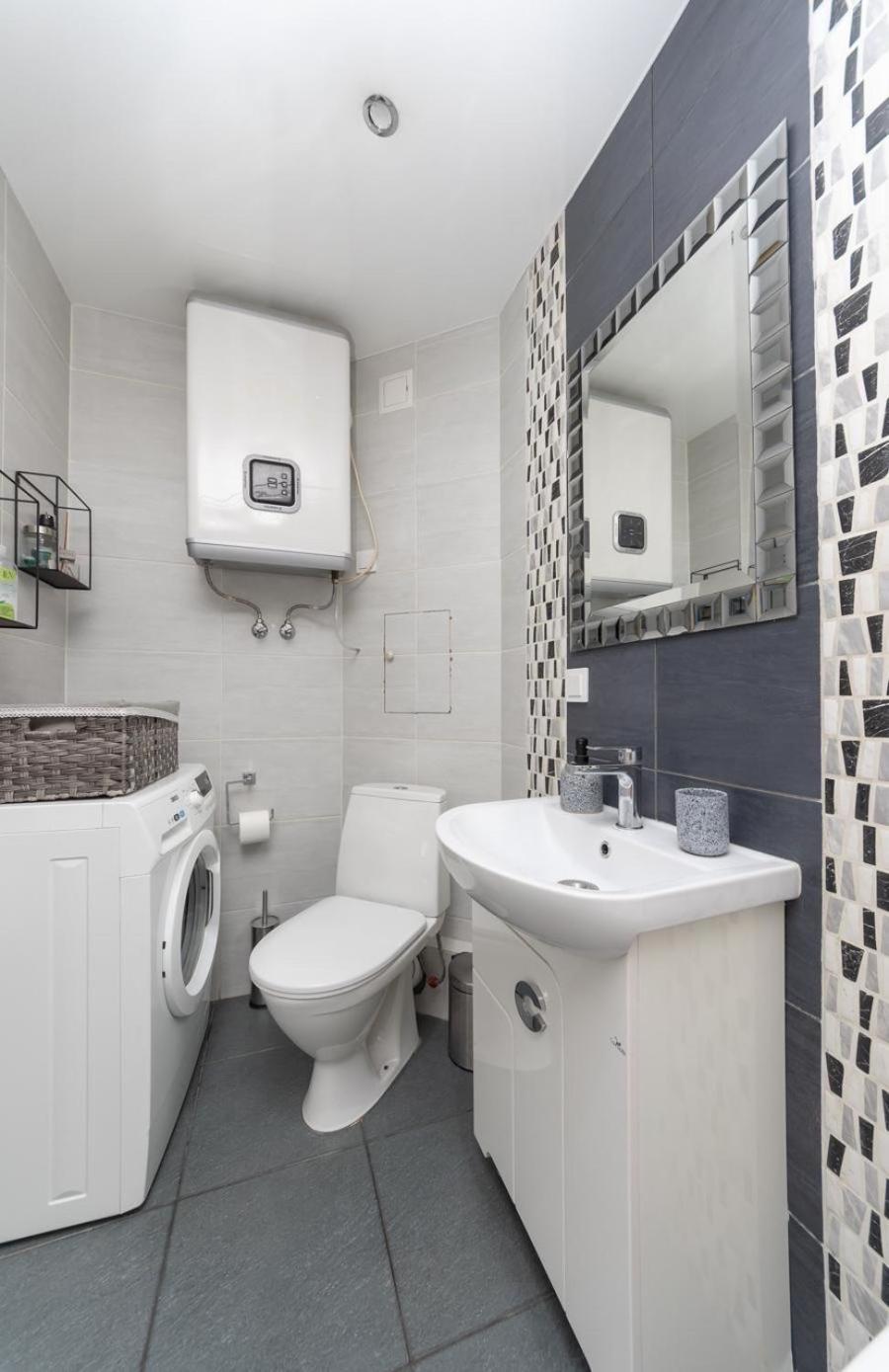 Flat24 On Lesi Ukrainki 3 Lägenhet Kiev Exteriör bild