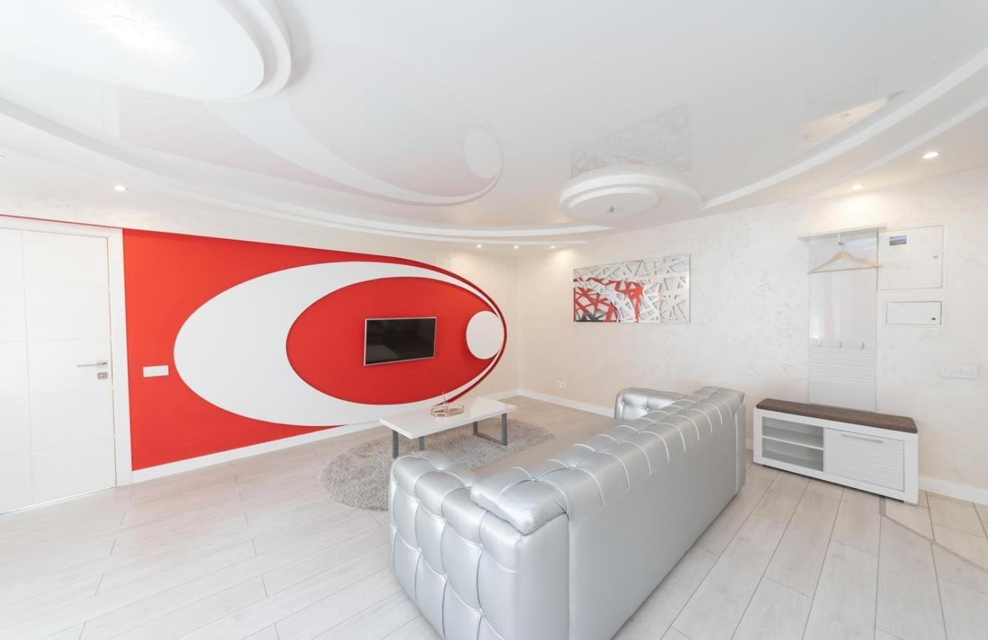 Flat24 On Lesi Ukrainki 3 Lägenhet Kiev Exteriör bild