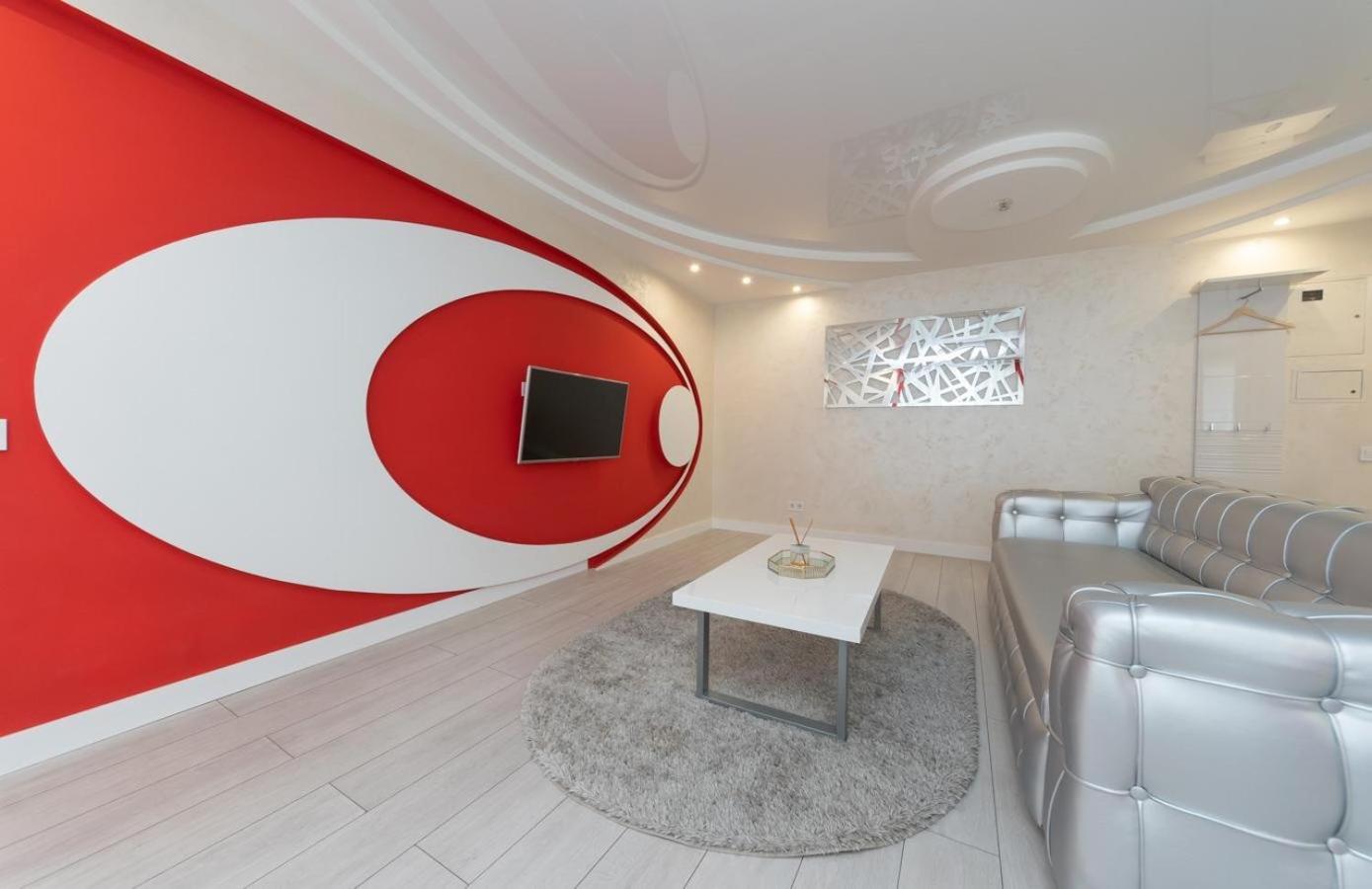 Flat24 On Lesi Ukrainki 3 Lägenhet Kiev Exteriör bild